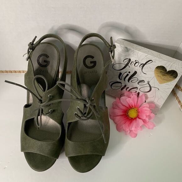 Guess sandals   - Picture 1 of 9